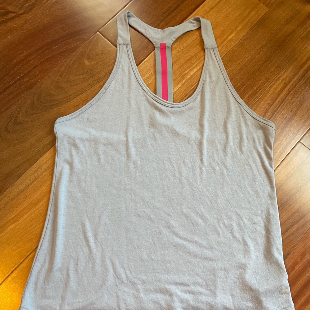 Women’s workout tank top